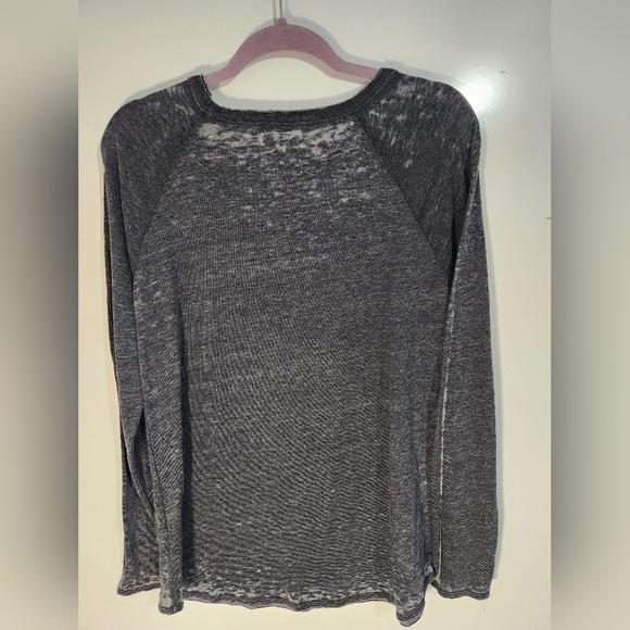 Chaser Long Sleeve Distressed Top, Size Medium - Picture 4 of 6